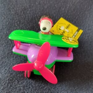 Peanuts Snoopy Candy Airplane